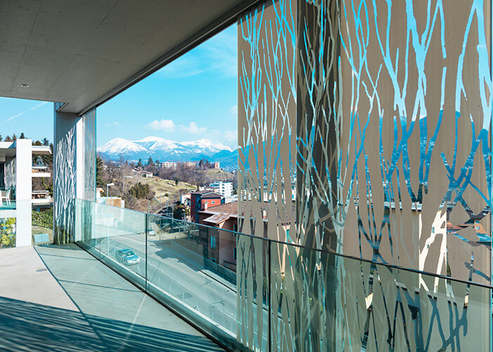 glass-railing-luxury-balcony